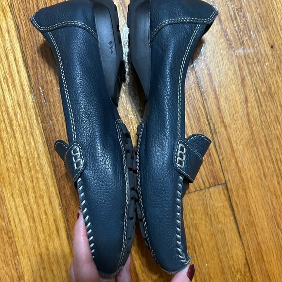Bare Traps~Ladies Leather Slip-On Loafers~Size 7.5 Blue Pre-Owned - Picture 7 of 13